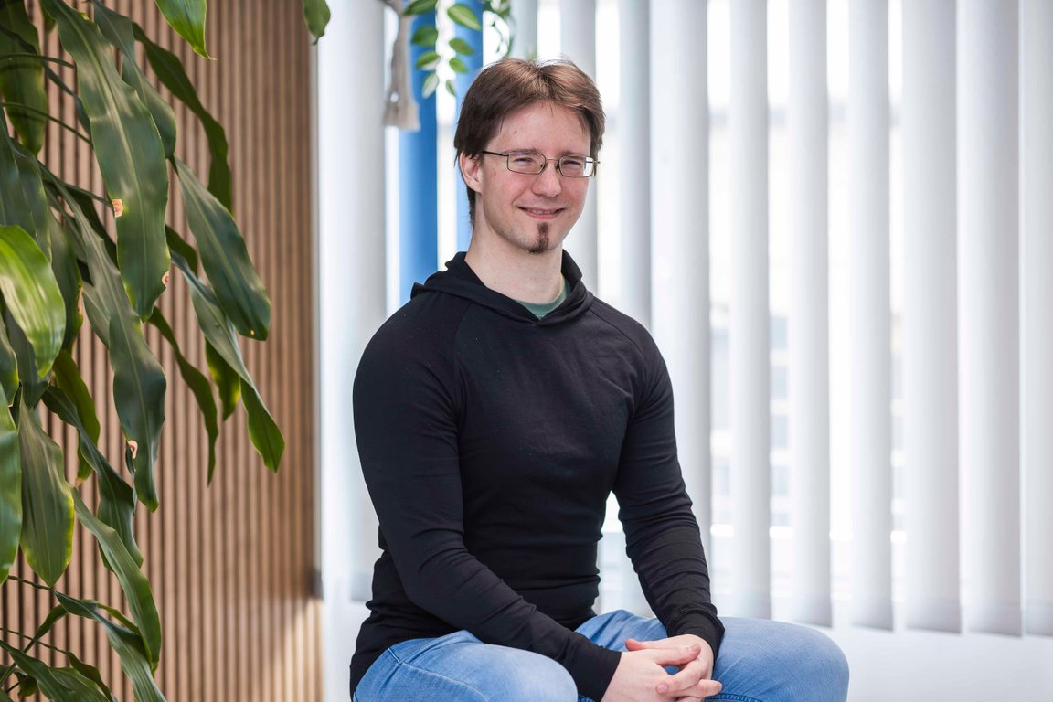 Simon Weis - Darkpalace Studio